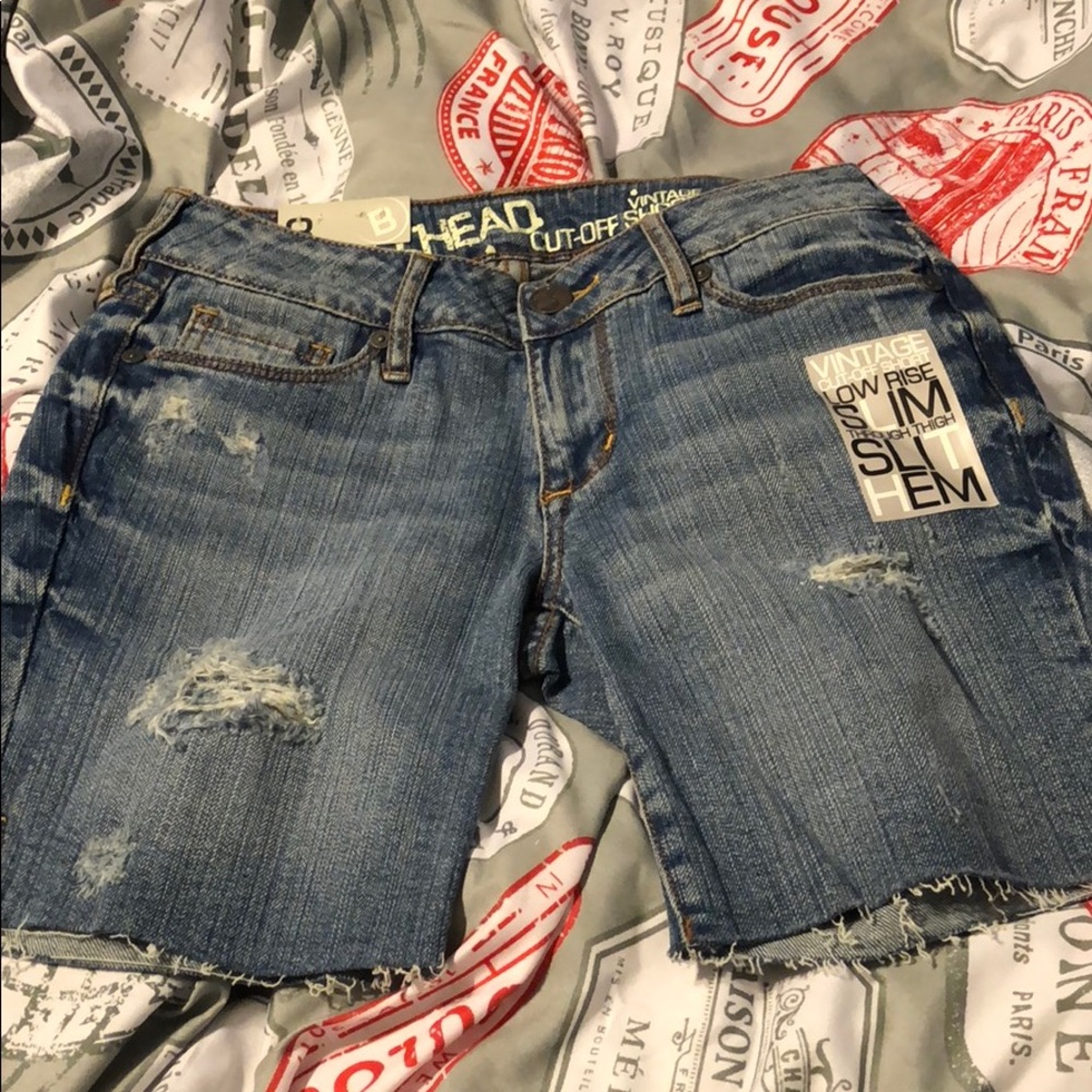 Blue jean vintage cut off Bullhead women’s shorts